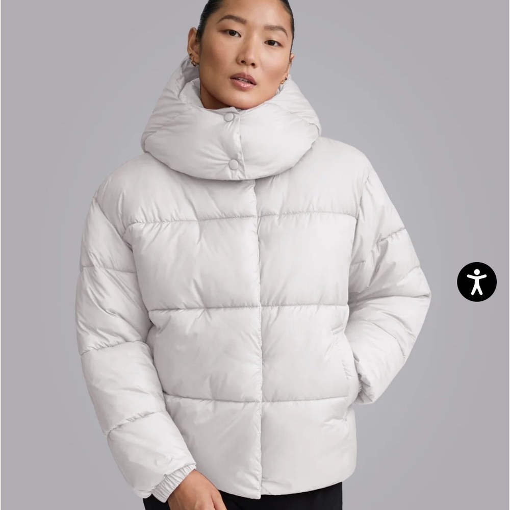NWT Women's White Cire Wonder Puffer Jacket